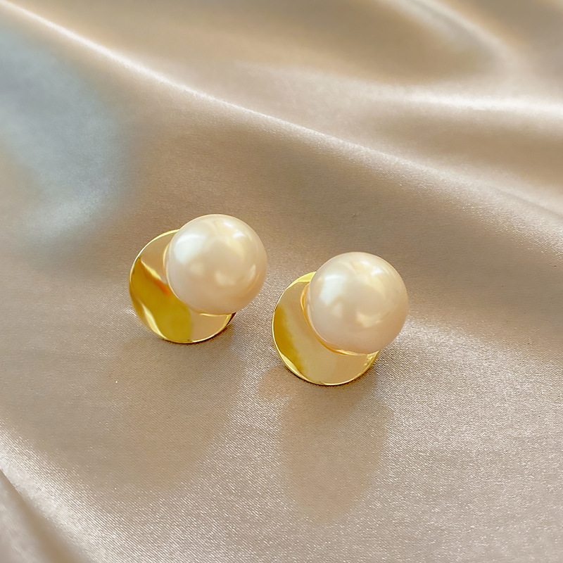 S925 Silver Needle Design Sense French Pearl Earrings For Women Korean Vintage Earrings, Popular Online, Simple Earrings Wholesale