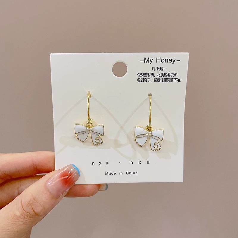 925 Silver Needle Earrings Women's Floor Stand Night Market Source Korean Fashion New Popular Earrings Wholesale Popular Earrings