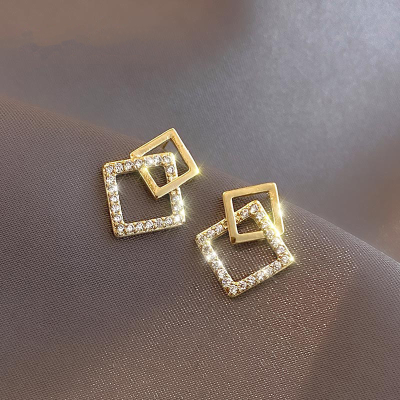 Hot Selling # 925 Silver Needle Earrings, High-Quality And High-End Feel Earrings, Female French Niche Ear Accessories, Noble Temperament Wholesale