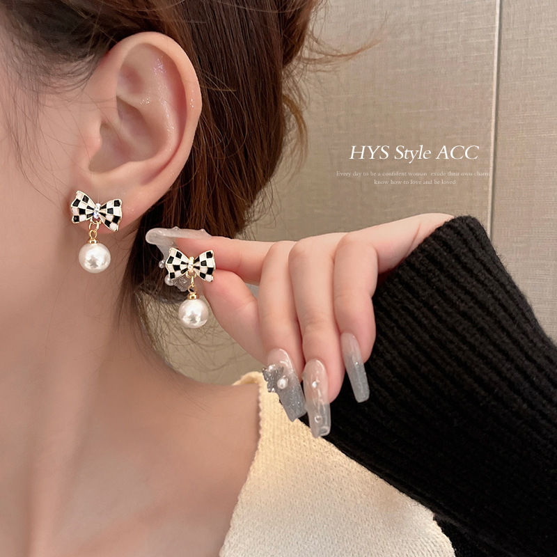 Hot Selling # 925 Silver Needle Earrings, High-Quality And High-End Feel Earrings, Female French Niche Ear Accessories, Noble Temperament Wholesale