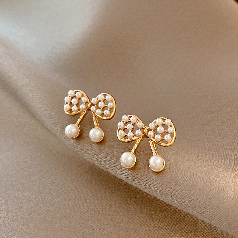 S925 Silver Needle Design Sense French Pearl Earrings For Women Korean Vintage Earrings, Popular Online, Simple Earrings Wholesale