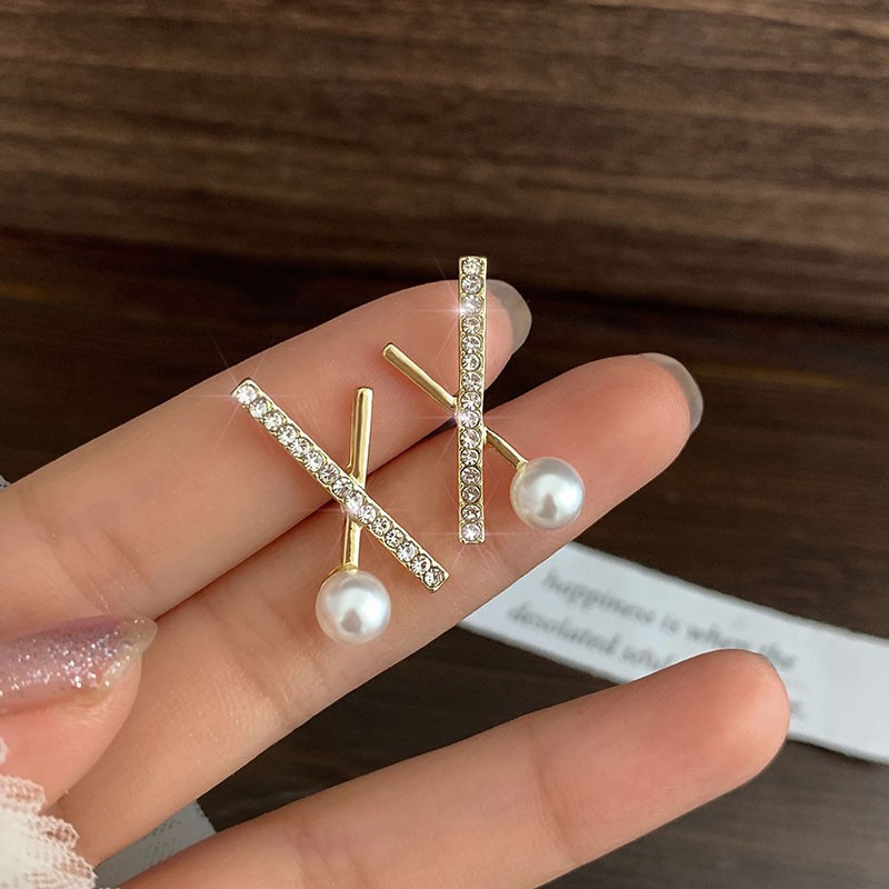 Hot Selling # 925 Silver Needle Earrings, High-Quality And High-End Feel Earrings, Female French Niche Ear Accessories, Noble Temperament Wholesale