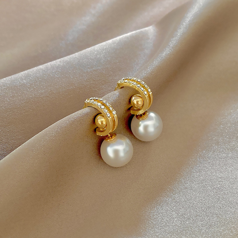 S925 Silver Needle Design Sense French Pearl Earrings For Women Korean Vintage Earrings, Popular Online, Simple Earrings Wholesale