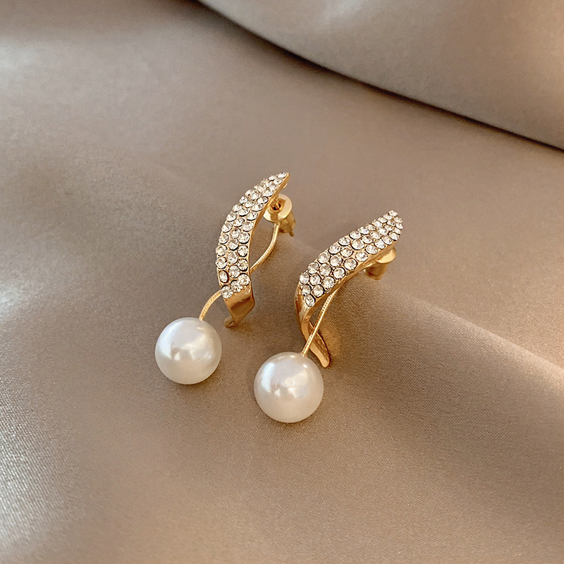 S925 Silver Needle Design Sense French Pearl Earrings For Women Korean Vintage Earrings, Popular Online, Simple Earrings Wholesale