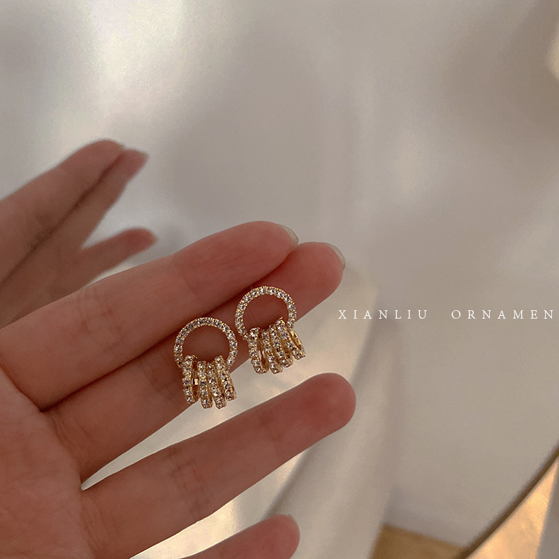 Hot Selling # 925 Silver Needle Earrings, High-Quality And High-End Feel Earrings, Female French Niche Ear Accessories, Noble Temperament Wholesale